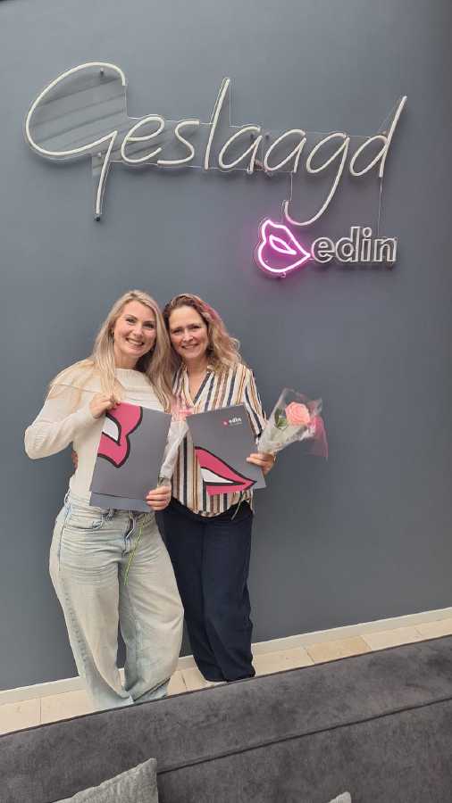 Joyce en Miranda geslaagd!